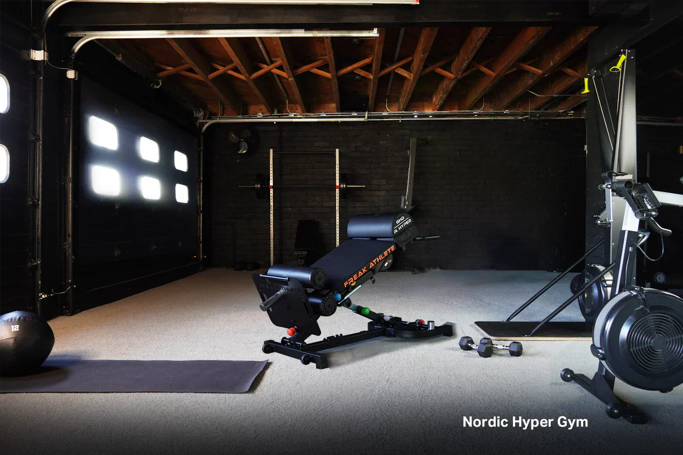 Cómo construir el gimnasio de tus sueños en casa con espacio limitado: Una guía completa